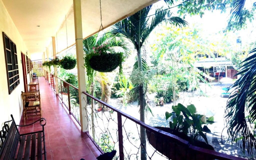Hotel Tropical Sands Dominical Eksteriør billede